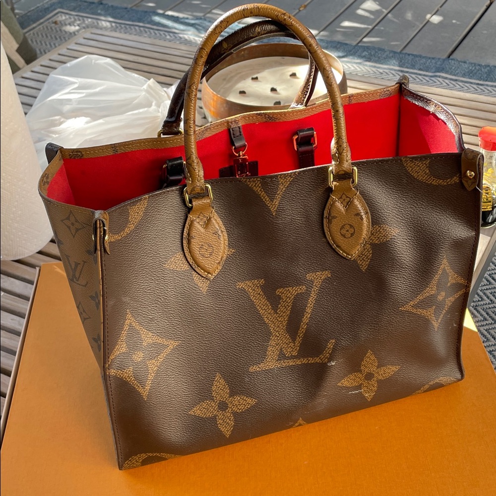 Louis Vuitton on the go mm tote